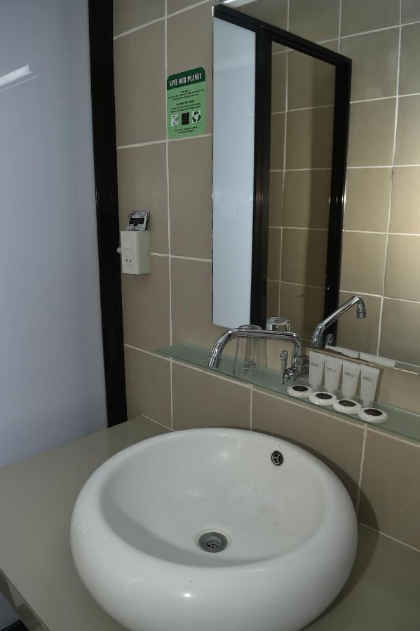 Columbus Plaza Hotel General Santos City Ngoại thất bức ảnh