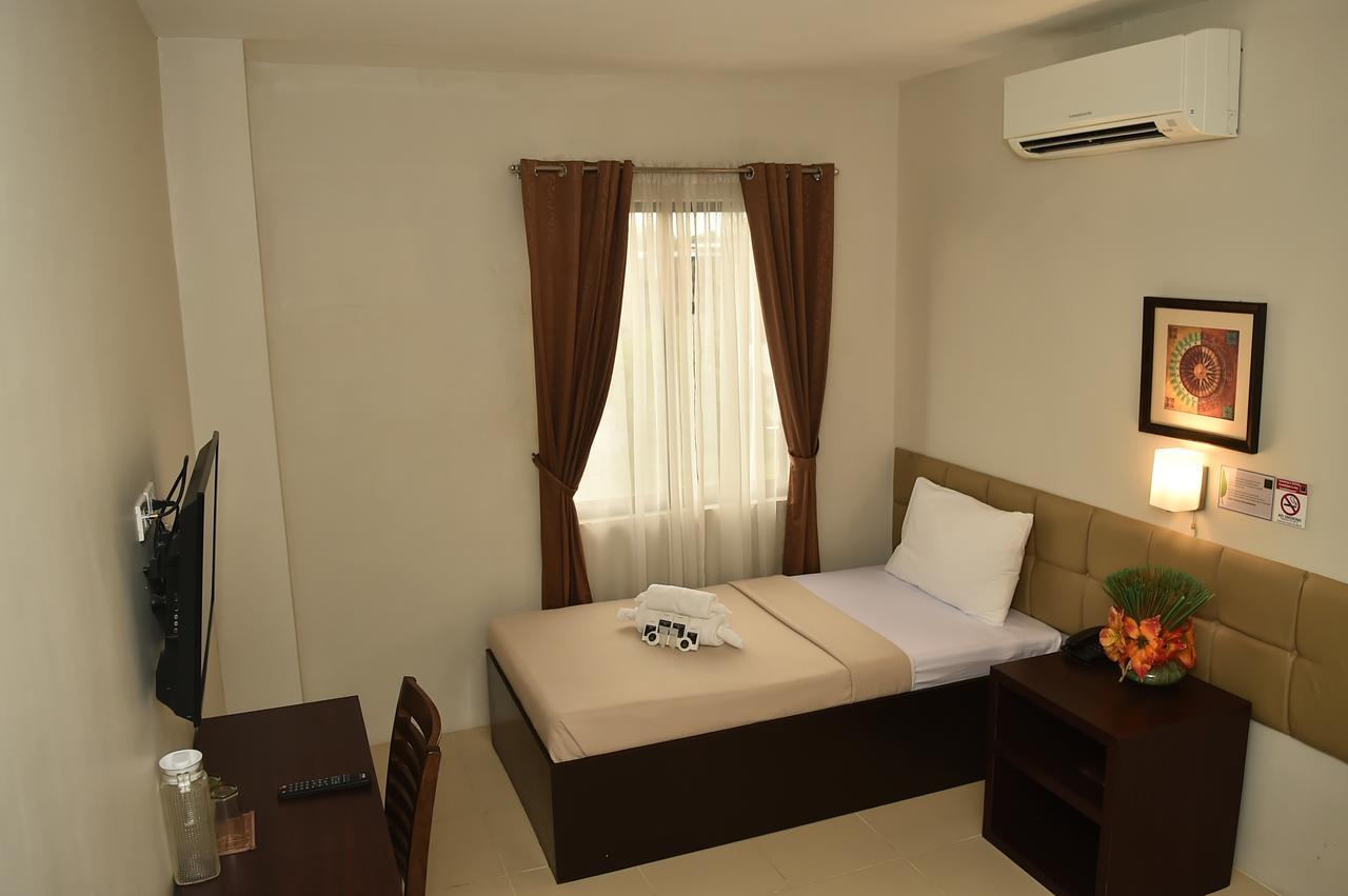 Columbus Plaza Hotel General Santos City Ngoại thất bức ảnh