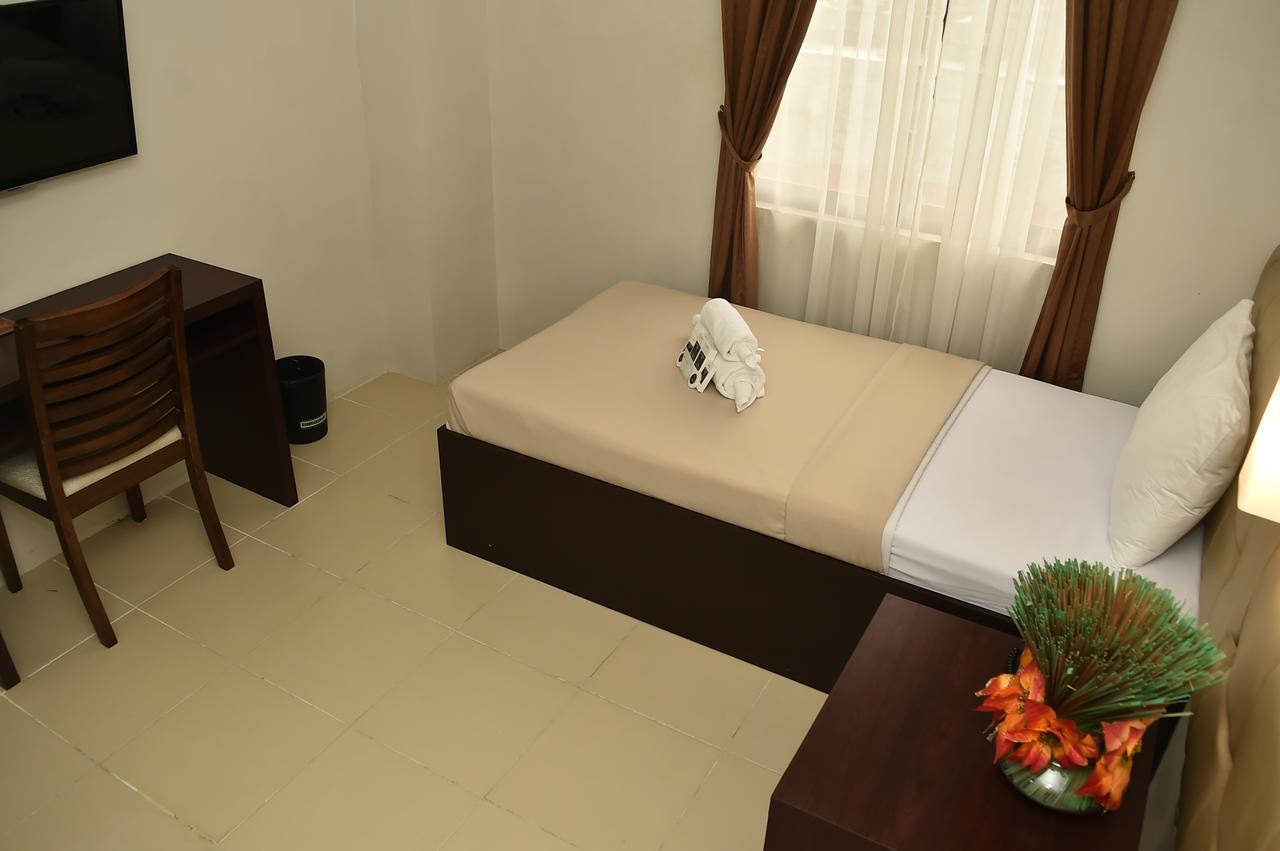 Columbus Plaza Hotel General Santos City Ngoại thất bức ảnh